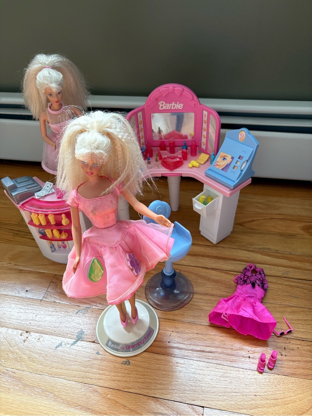 Barbie Pink Salon Doll with Matching Pink Outfit & Accessories